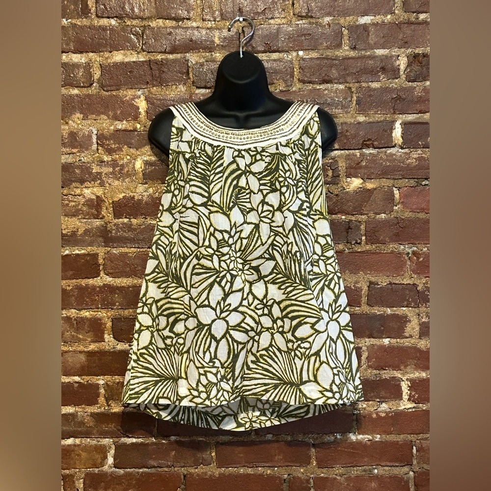 ✨NWT✨ New Directions Top Neckline Beading Size: XL